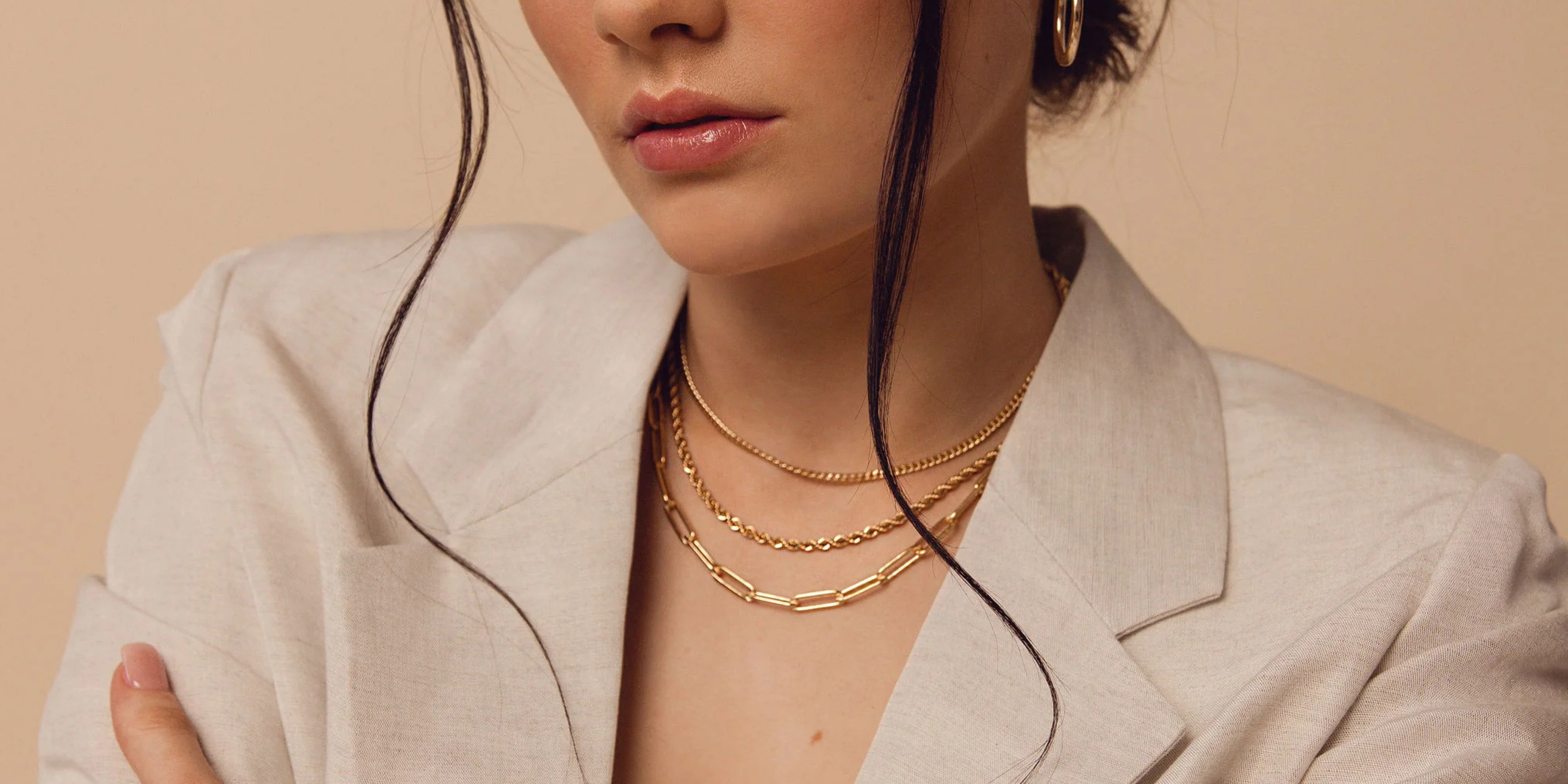 How to Layer Gold Necklaces Like a Stylist (Without Overthinking It)