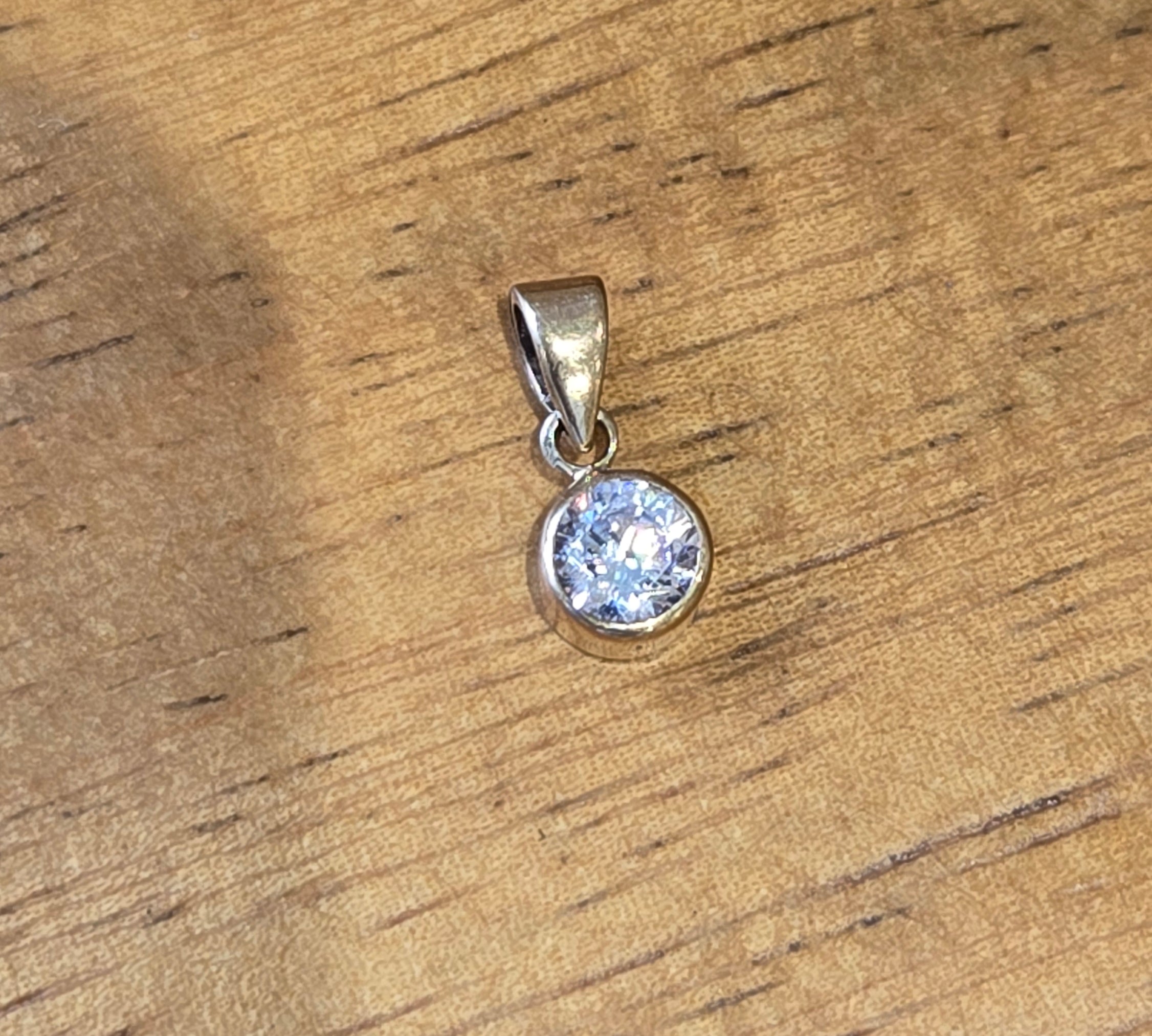 CZ Bezel Pendant | 10k Gold