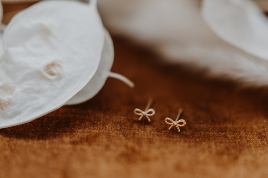 Bow Studs | 14k Gold